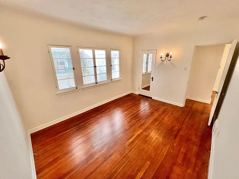 227 Granada Ave — Photo 16