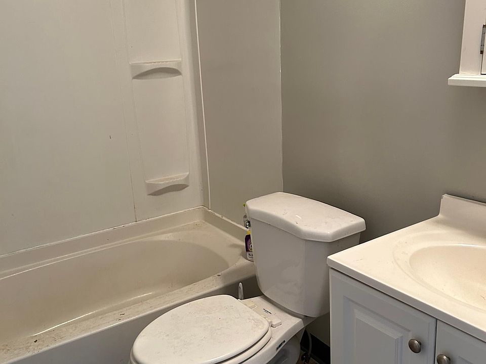 2nd image of 311 Newfield St #2