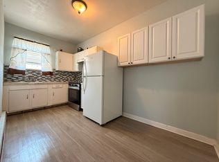 1307 Cranston St #1R, Cranston, RI 02920