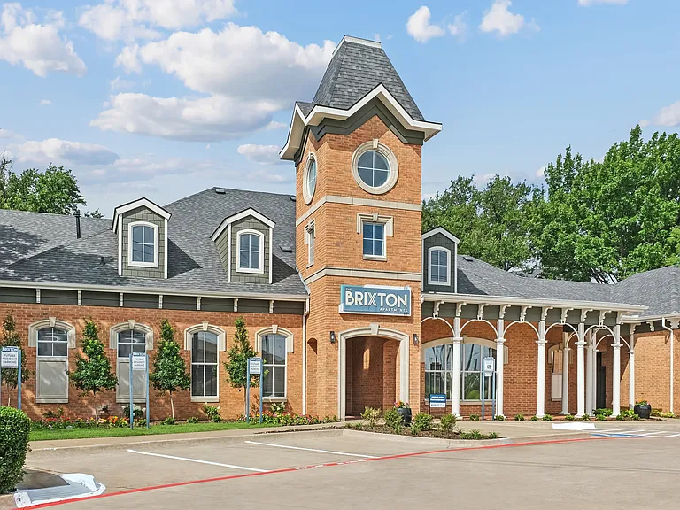 The Brixton — Photo 44