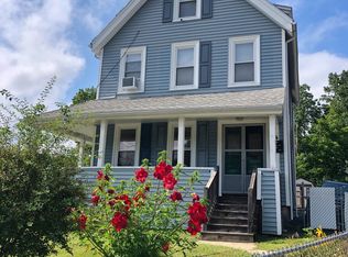 4 Riverside Sq #B, Hyde Park, MA 02136