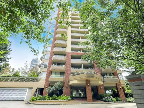 728 Farrow St #304, Coquitlam, BC V3J 3S6