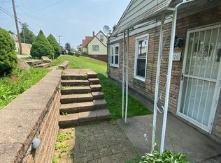 520 Saint Agnes Ln, West Mifflin, PA 15122