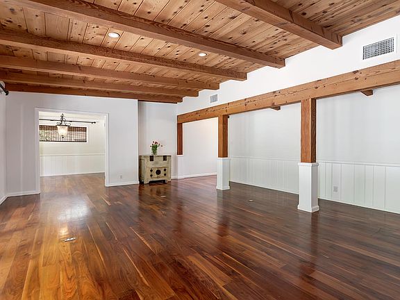 3rd image of 4221 W Toluca Lake Ln