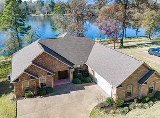 225 Lake Estates Trl, Longview, TX 75605