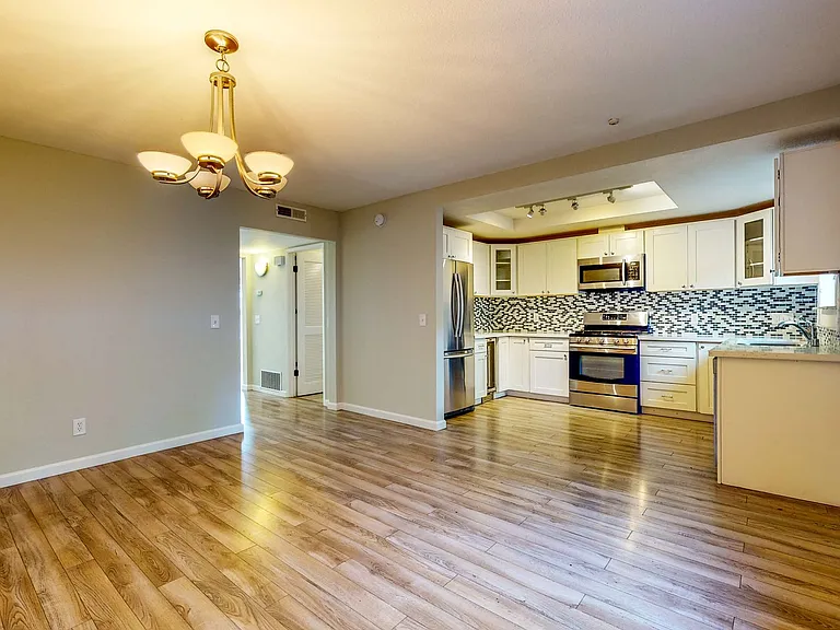 372 Los Alamos Rd — Photo 12