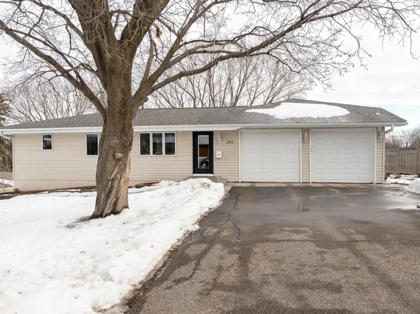 2012 Hillsboro Ave N, Golden Valley, MN 55427