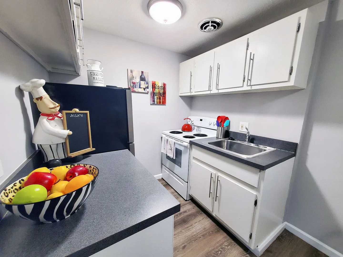 Smartland Parkwood Manor Apartments — Photo 2