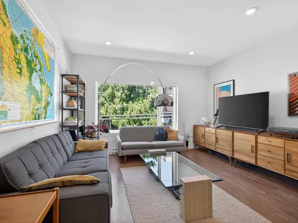 455 E 16th Ave #217, Vancouver, BC V5T 2T8