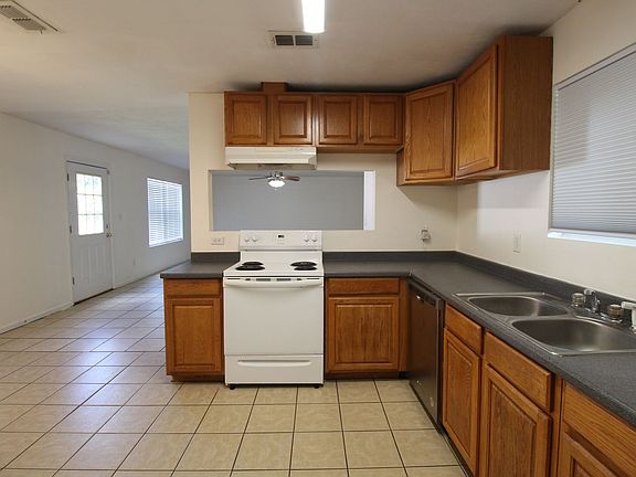 3rd image of 30 Concord Rd