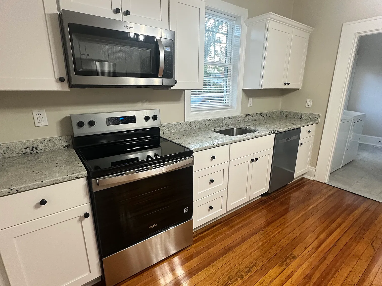 4 bed, 1430 sqft, $1,650 — Photo 2