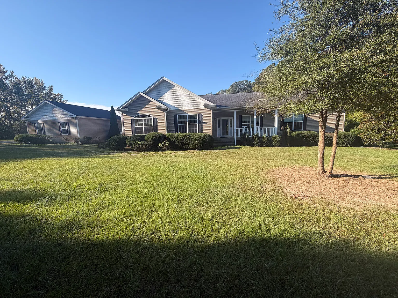 3 bed, 2534 sqft, $2,500 — Photo 1