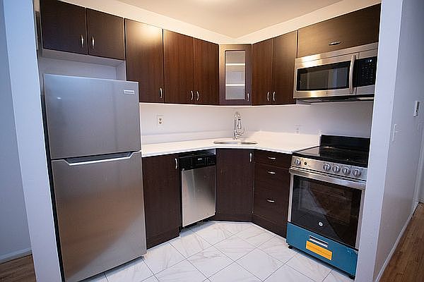 1st image of 220 W 14th St APT 3B
