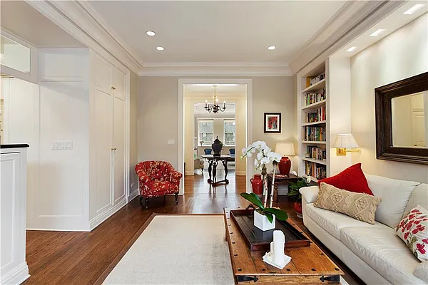 Sold by Tiffany Bauman Real Estate LLC | media 39