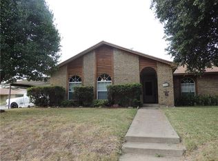 608 Stallion Ln, Saginaw, TX 76179