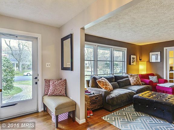 Welcoming Foyer!
