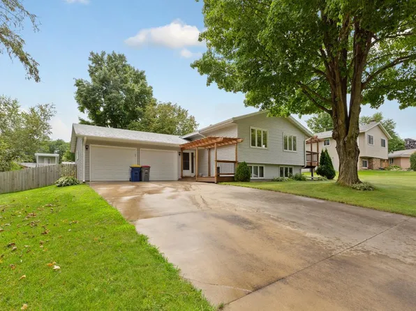 1509 Mitchell Dr, Faribault, MN 55021
