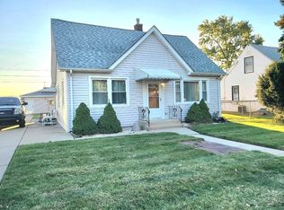 7535 Latrobe Ave, Burbank, IL