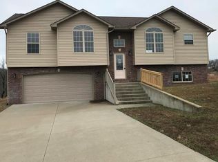 196 Ridgeview Dr, Saint Robert, MO 65584