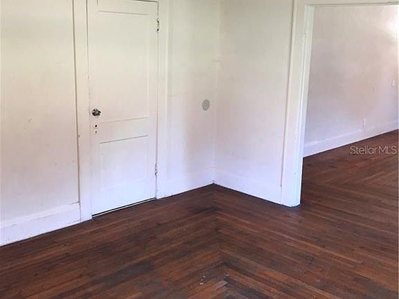 4th image of 1104 Gilmore Ave