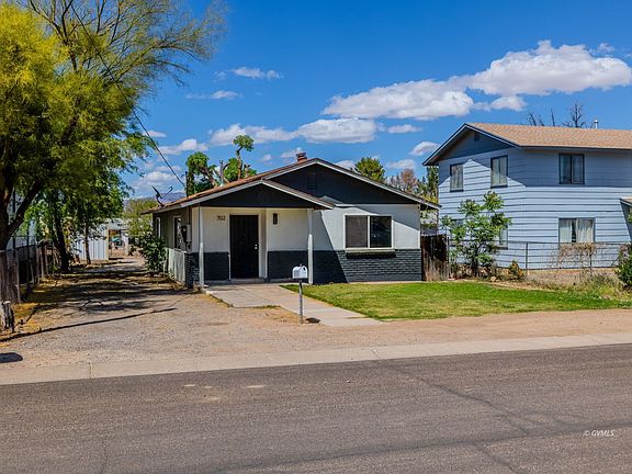 2nd image of 702 W 16th St