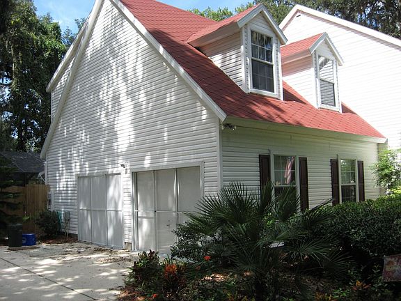 Side-entry garage