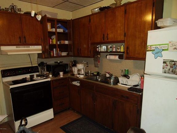 5th image of 230 West Ave