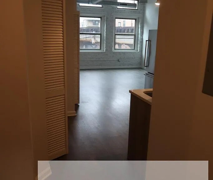 932 W Dakin St #201 — Photo 3