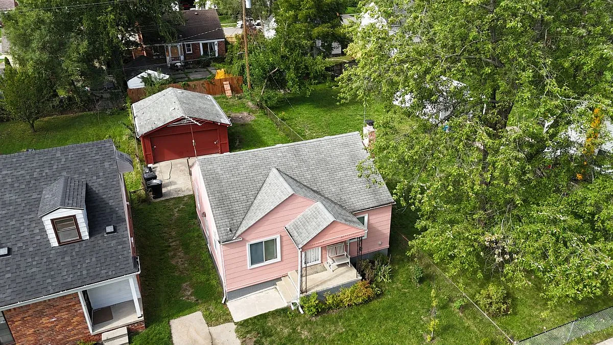 2 bed, 2.0 bath, 700 sqft, $1,400 — Photo 3