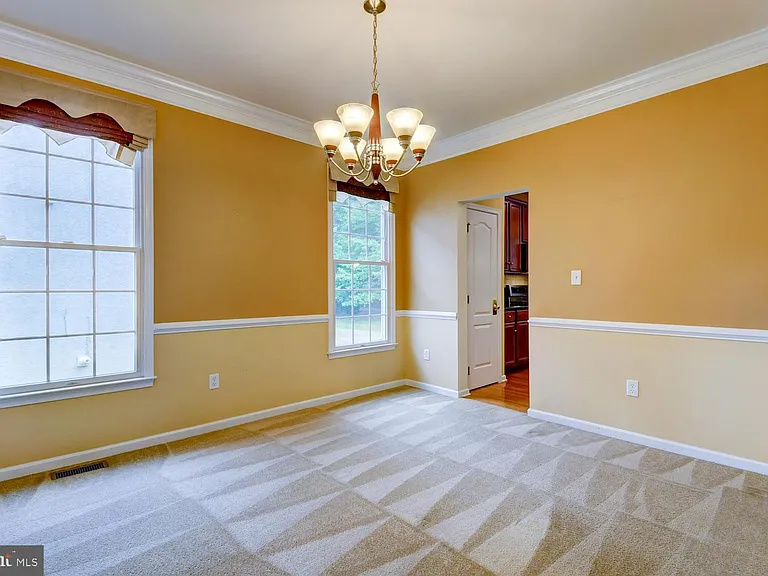 45 Lockwood Dr — Photo 10