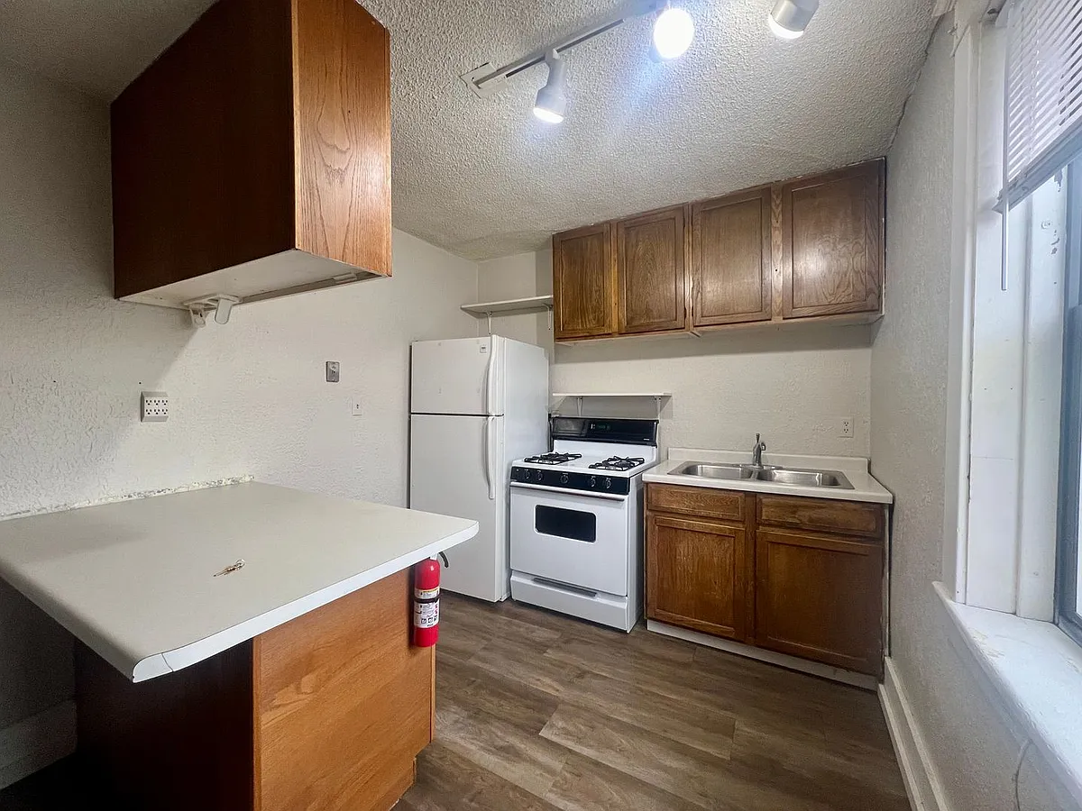 Building Photo - 300 Belgrade Ave #401