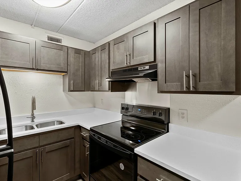 Paradise Gardens 55+ Senior Apartments — Photo 7