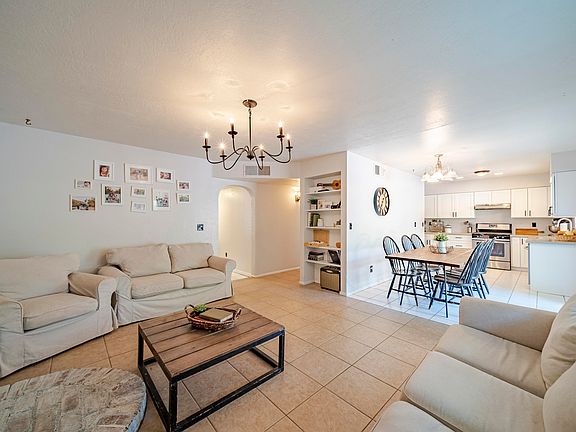 3rd image of 104 W Palo Verde Dr