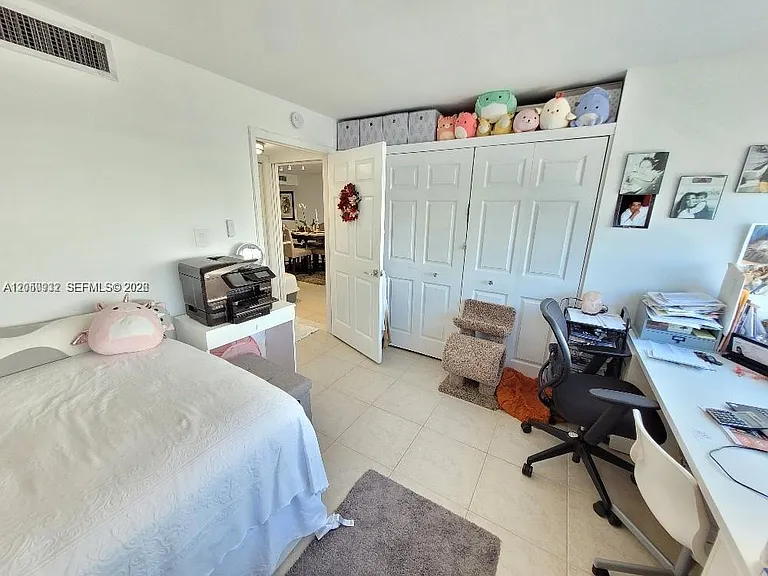 18081 Biscayne Blvd #602 — Photo 17