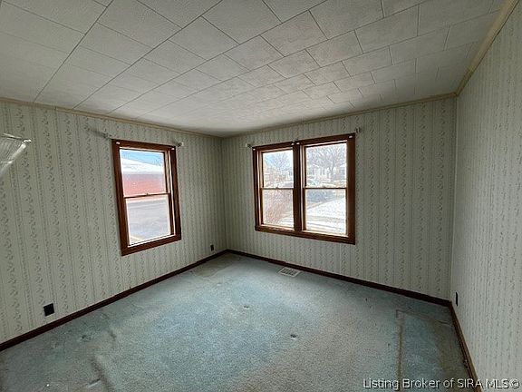 5th image of 706 N Main Street