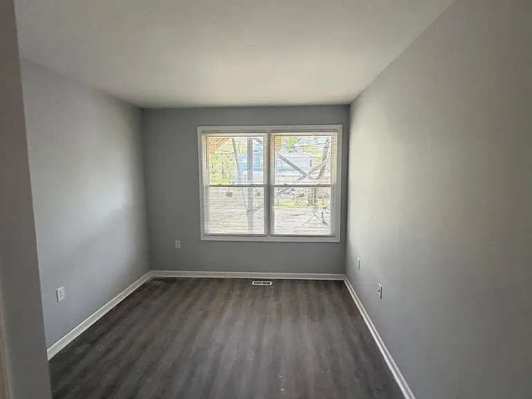 102 Ridgway St #1 — Photo 9