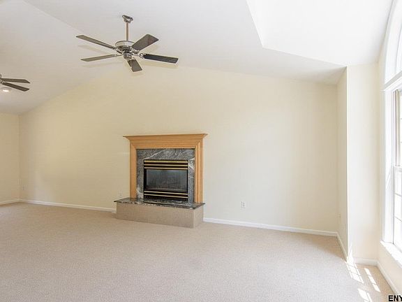 4th image of 15 Turnberry Dr