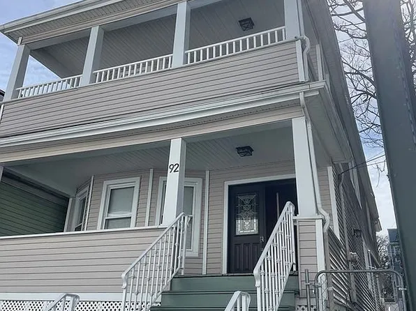 92 Van Buren St, Staten Island, NY 10301