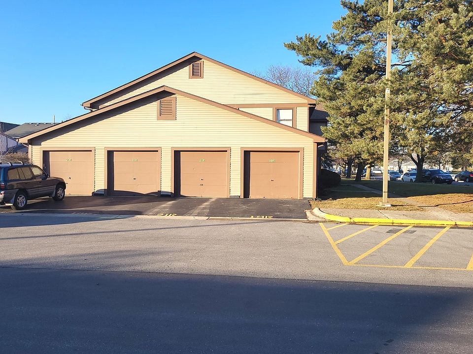 1st image of 19 Fernwood Dr #19R