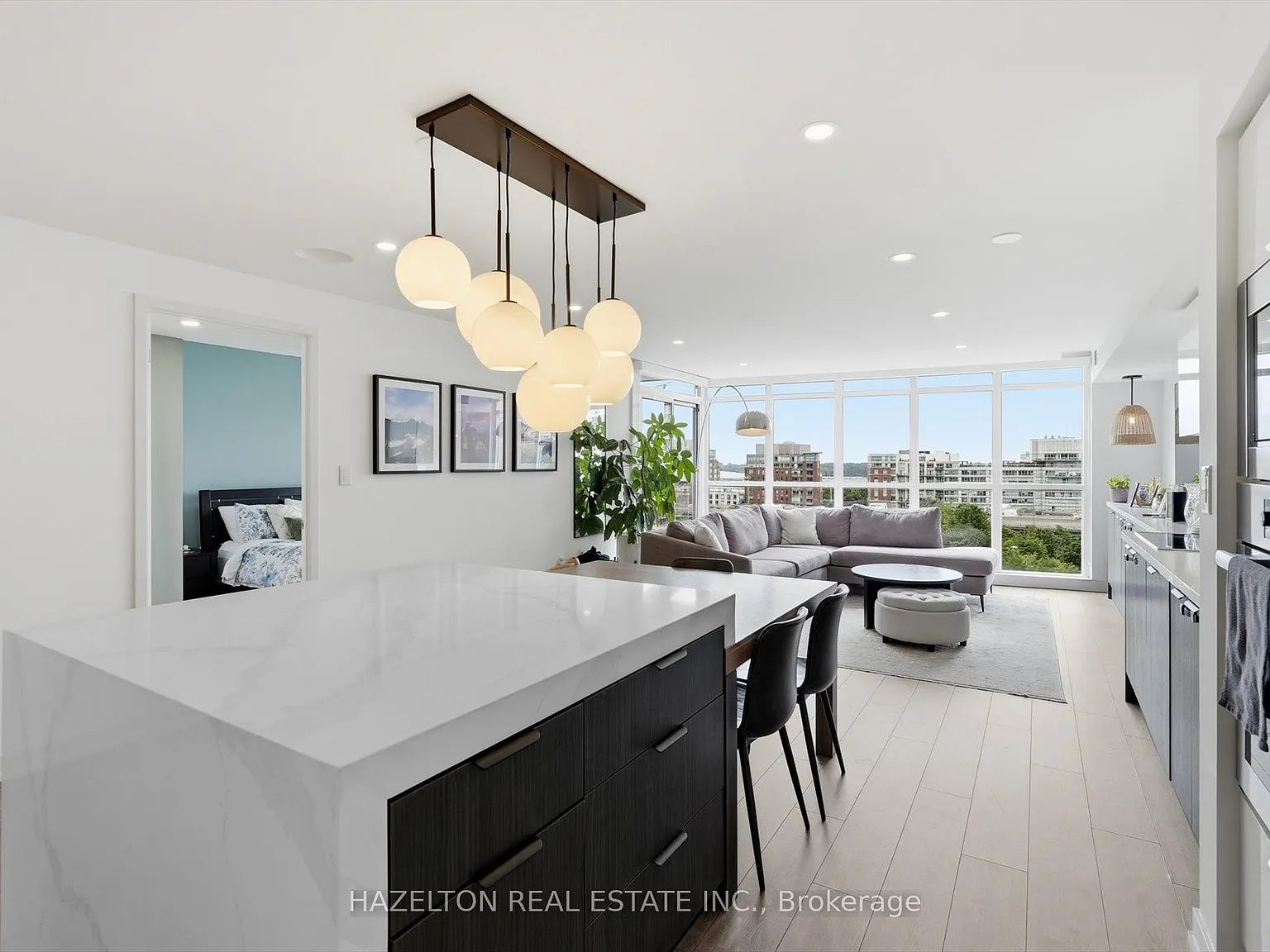 Parade 2 Condos — Photo 1