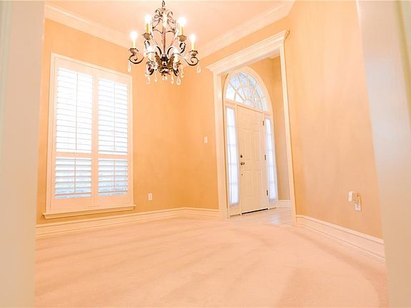 3rd image of 6326 Dominion Ct
