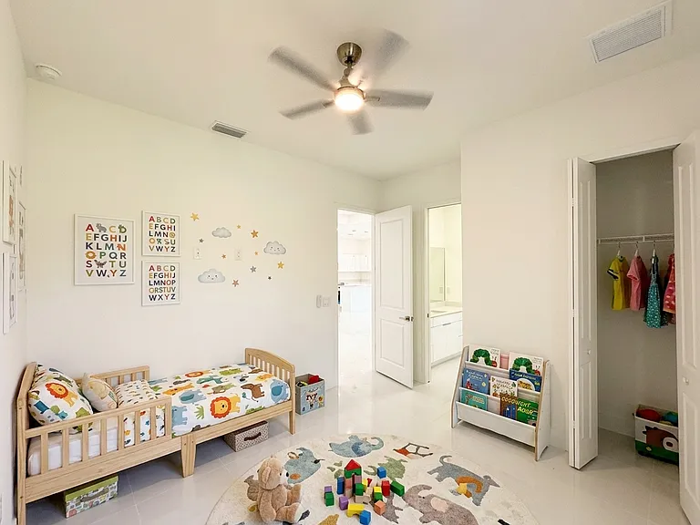 2726 NW 41st Pl — Photo 31