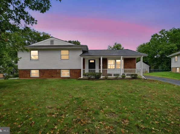 726 N Watford Ct, Sterling, VA 20164