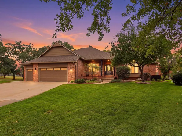 2235 N Tee Time Ct, Wichita, KS 67205