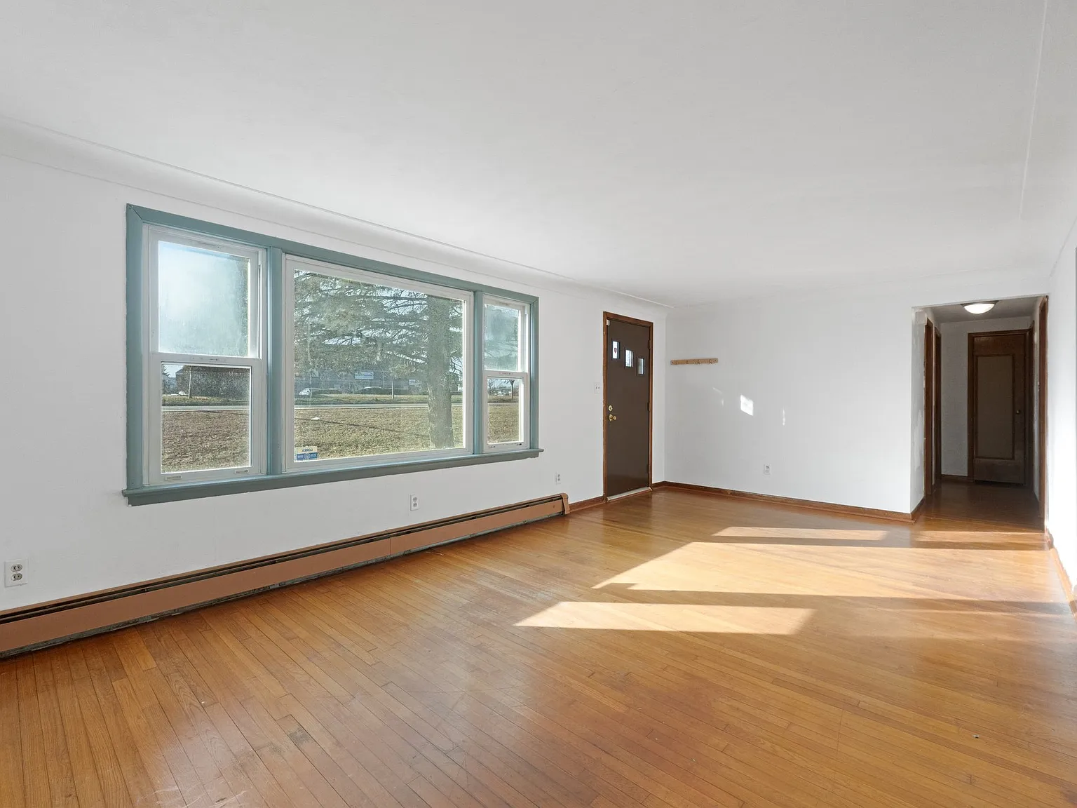 3 bed, 1320 sqft, $1,500 — Photo 3