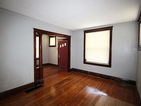 5th image of 2602 Garfield Ave