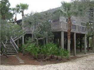 1847 Harbor Light Ln, Eastpoint, FL 32328