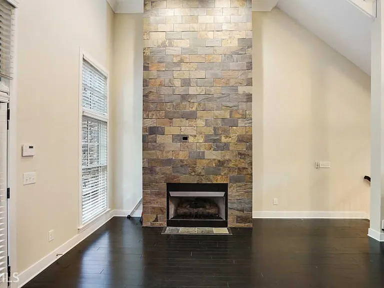 255 Southerland Ter NE #104 — Photo 6