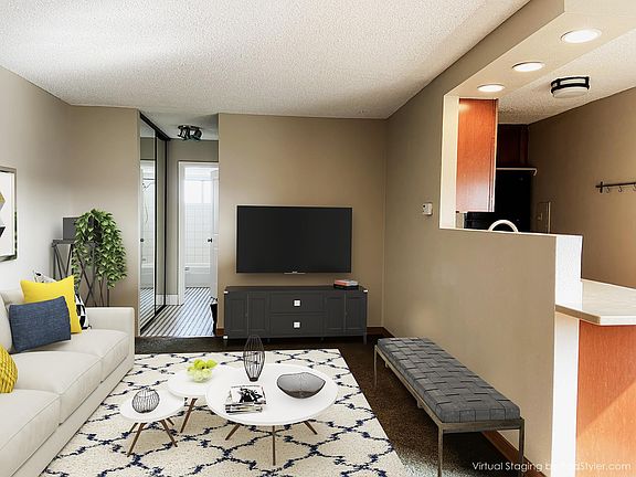 3rd image of 1045 N Pennsylvania St APT 701