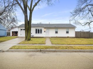 2 Elgin Ave, Romeoville, IL 60446